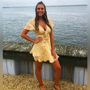 Adorable yellow summer dress!